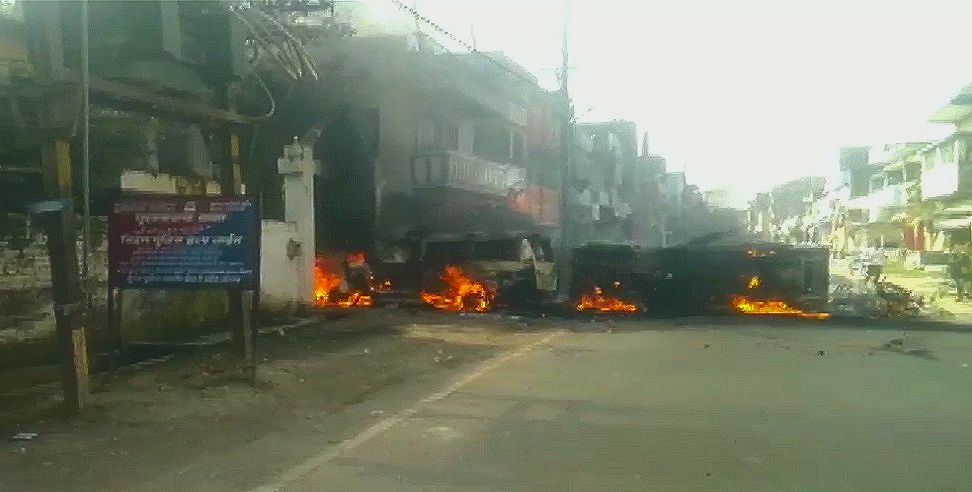 बिहार : मुंगेर में फिर भड़का लोगों का आक्रोश, एसपी कार्यालय में तोड़फोड़, थाने पर हमला, DM-SP को हटाया गया