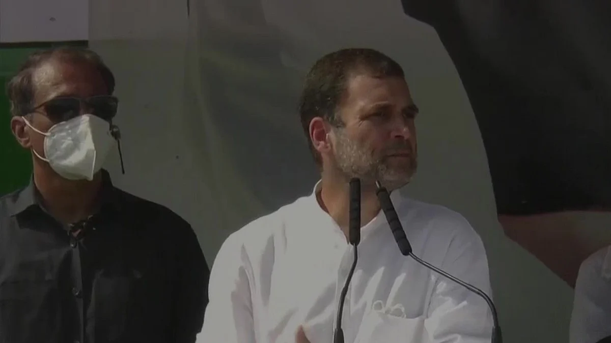 पीएम मोदी ने सेना का किया अपमान, प्रवासी मजदूरों को छोड़ा बेसहारा, नवादा में राहुल का केंद्र पर जोरदार हमला