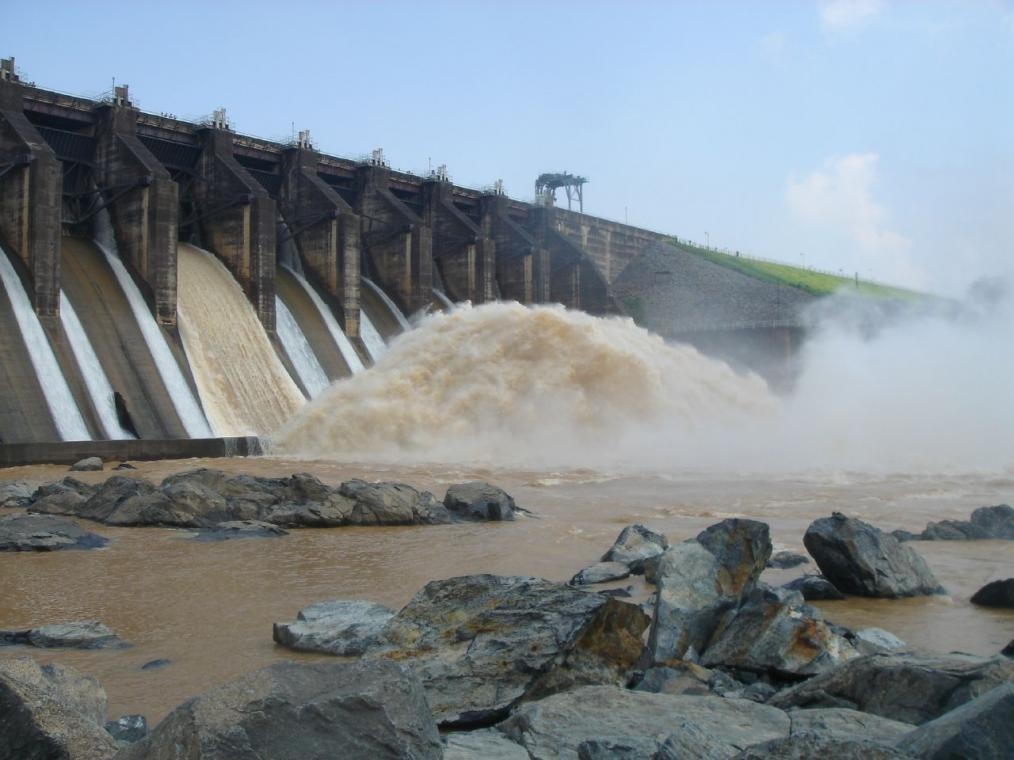पश्चिम बंगाल: दुर्गापुर बांध का लॉक गेट क्षतिग्रस्त, निचले इलाकों में बाढ़ आने के डर से ग्रामीणों में दहशत