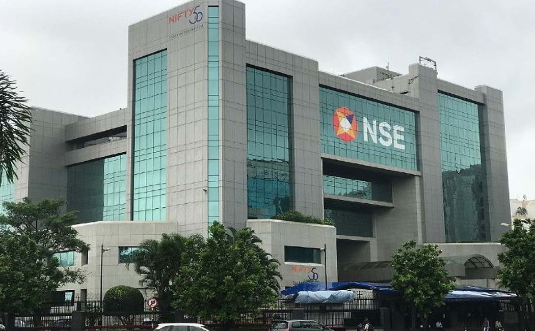 अर्थ जगत की 5 बड़ी खबरें: इन बैंक ने ग्राहकों को दिया बड़ा तोहफा! और एनएसई पर लगा 6 करोड़ का जुर्माना
