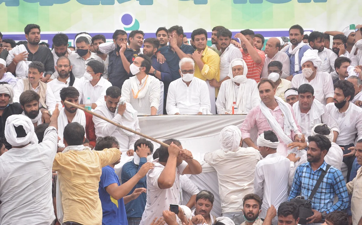 मुजफ्फरनगर में 'लोकतंत्र बचाओ' महापंचायत में विपक्ष का बीजेपी पर तीखा हमला, कहा - सरकार का अहंकार तोड़ना जानते हैं!