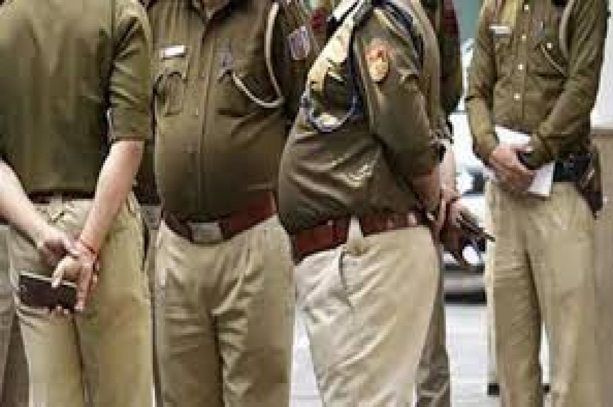 थानों के नोटिस बोर्ड पर लगाई जाएंगी भ्रष्ट पुलिसकर्मियों की तस्वीरें, सोशल मीडिया पर भी साझा करेंगे अधिकारी