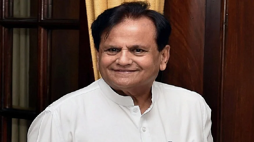 अहमद पटेल के निधन पर सोनिया गांधी बोलीं- मैंने एक कॉमरेड, सहकर्मी और दोस्त खो दिया