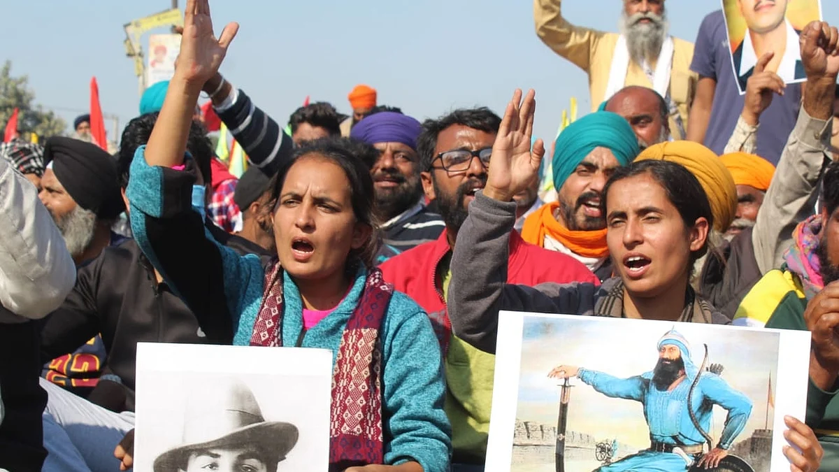 कृषि कानूनों को वापस लेने की मांग को लेकर हजारों किसान अपनी मांगों पर अड़े, दोनों सीमाओं पर जमकर की नारेबाजी