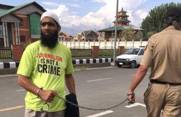अर्नब को 8 दिन में सुप्रीम कोर्ट से बेल, लेकिन 15 महीने से सुनवाई का इंतजार कर रहा ये पत्रकार