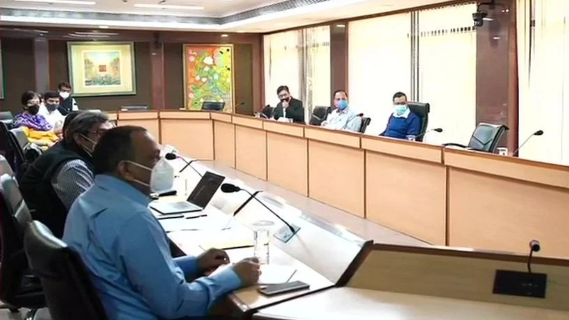 दिल्ली सर्वदलीय बैठक: कांग्रेस बाजार बंद करने के खिलाफ, बीजेपी ने केजरीवाल सरकार पर लगाए बदइंतजामी के आरोप