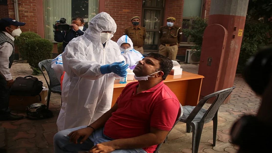कोरोना अपडेट: देश में 24 घंटे में 38,617 नए केस, 474 लोगों की गई जान, कुल संक्रमित 89 लाख के पार