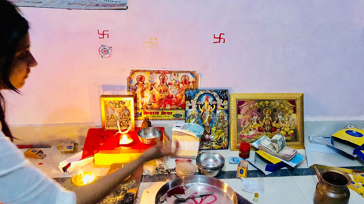 श्री-लक्ष्मी ने पुरुष प्रधान त्रिमूर्ति का गर्व और जाति भेद एक साथ नष्ट किया, जानें कैसे