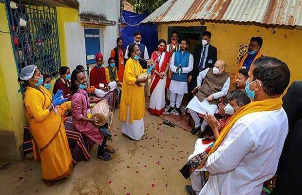 अमित शाह की मेजबानी करने वाले बाउल गायक ने ममता सरकार की तारीफ की, बोले- गृहमंत्री के जाने के बाद भूल गई बीजेपी