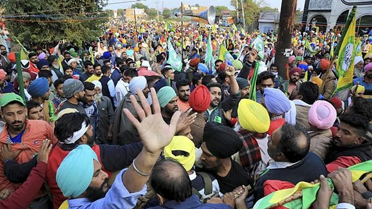 गांधी की रीति पर चलते दिख रहे आंदोलनरत किसान, सत्ता पक्ष किस रीति पर चल रहा ये कहना मुश्किल