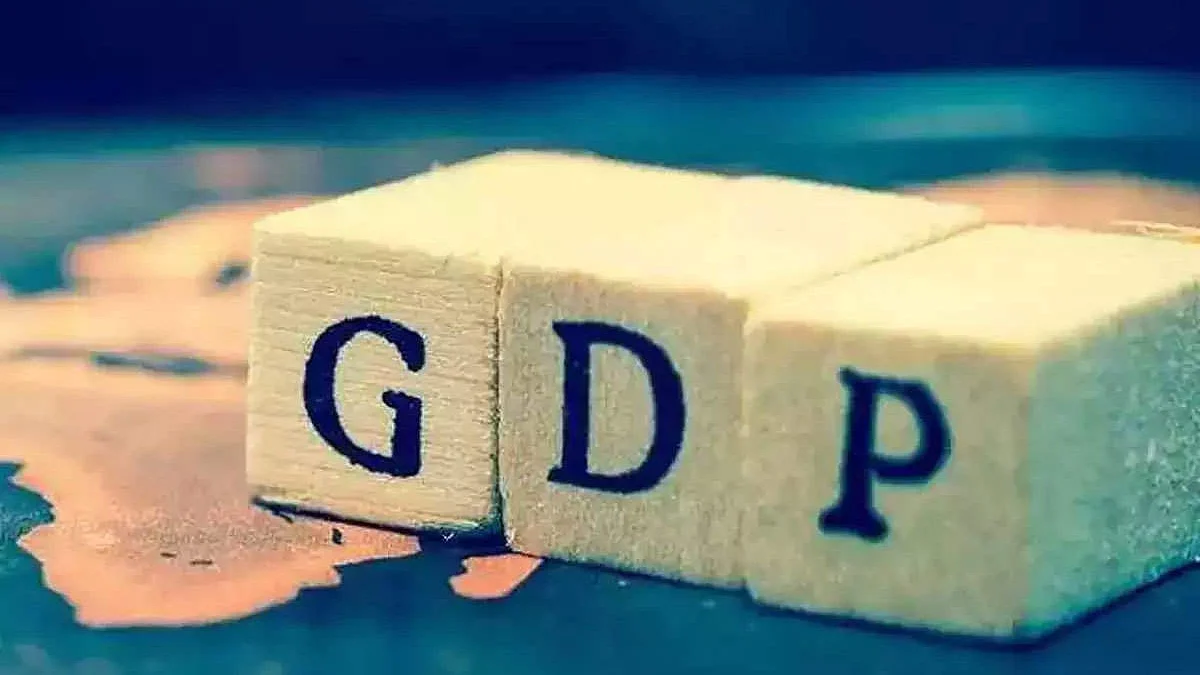 अर्थ जगत की 5 बड़ी खबरें: भारत की GDP को लेकर फिच का नया अनुमान और सेंसेक्स ने बनाया ऊंचाई का नया रिकॉर्ड