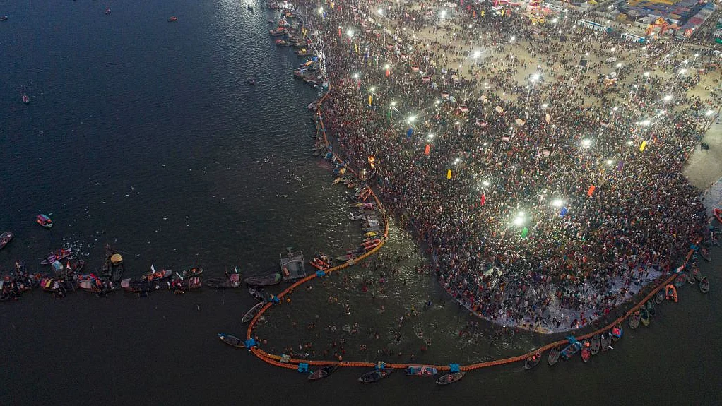 यूपी सरकार का कोरोना काल के बीच नया आदेश, माघमेला समेत अन्य धार्मिक आयोजनों में कोविड नेगेटिव होने पर ही एंट्री