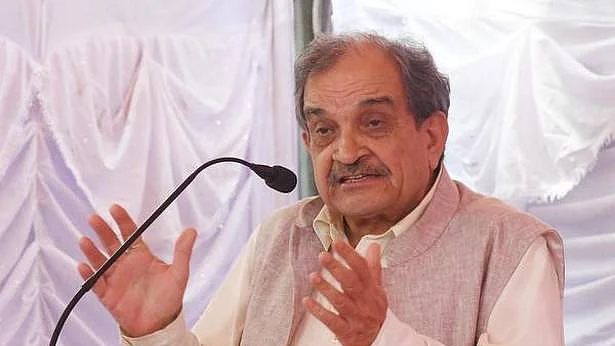 कृषि कानूनों के खिलाफ बीजेपी के अंदर से उठी आवाज, पूर्व मंत्री बीरेंद्र सिंह ने किया किसानों का समर्थन