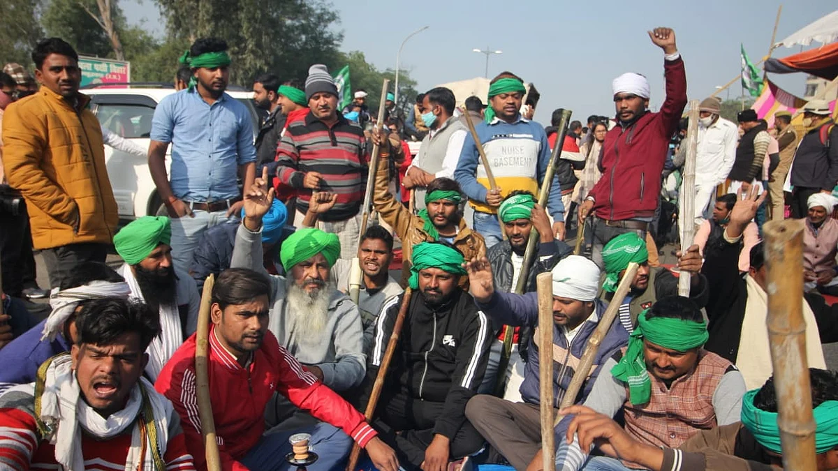 किसानों को सड़कों से हटाने की अर्जी पर सुप्रीम कोर्ट का केंद्र-राज्य सरकारों को नोटिस, कल तक मांगा जवाब