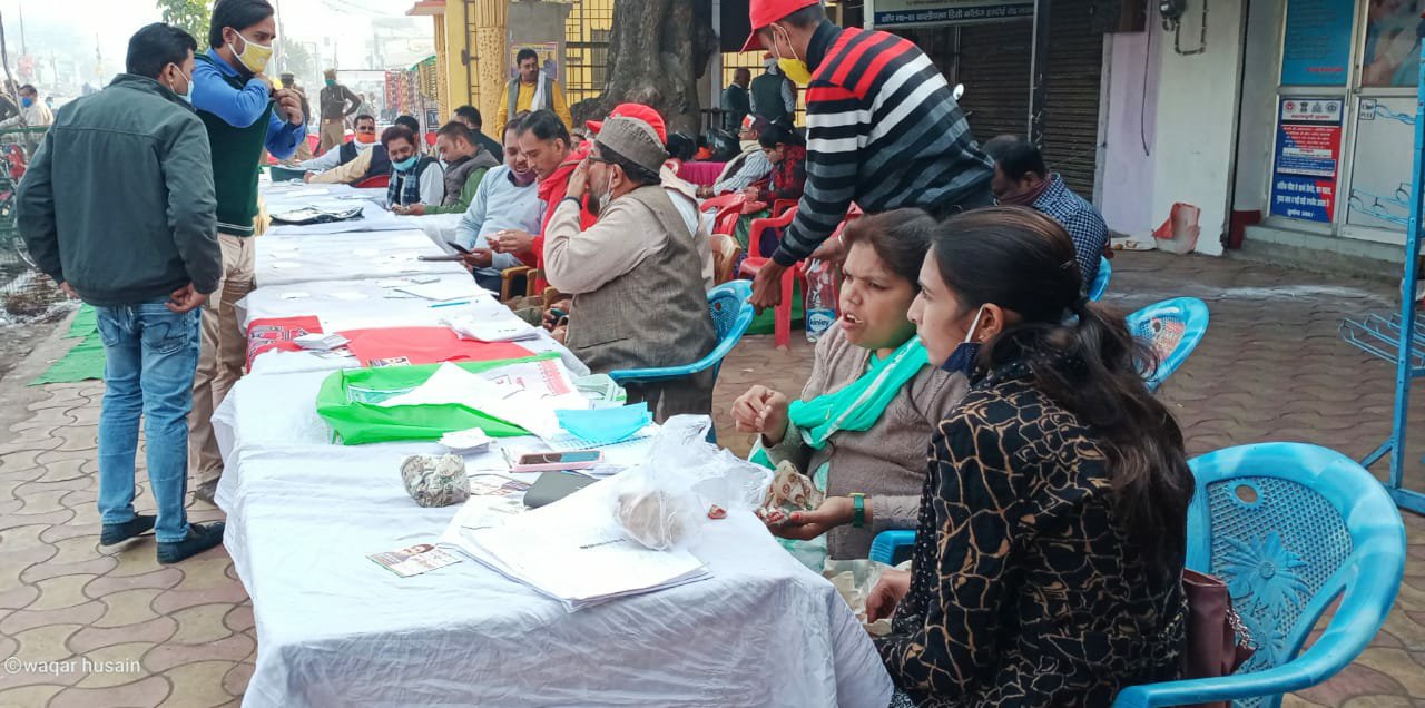 यूपी विधान परिषद की मतगणना जारी, समाजवादी पार्टी के प्रत्याशी ने लगाया गड़बड़ी का आरोप