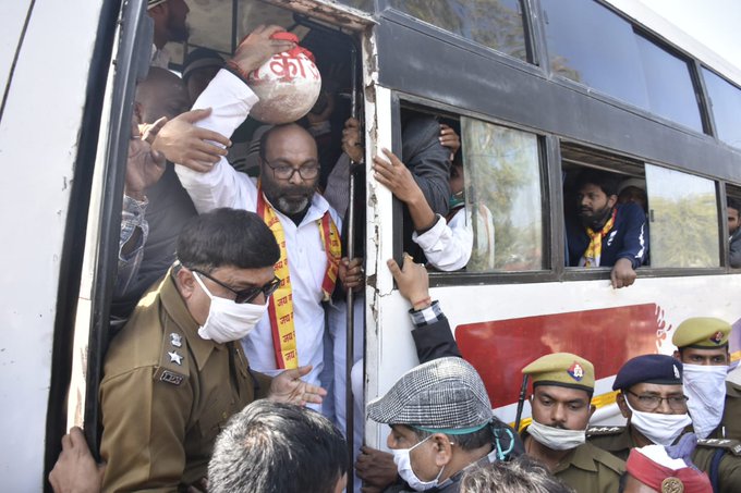 कांग्रेस की ‘गाय बचाओ’ यात्रा से डरी योगी सरकार? हिरासत में लिए गए पार्टी अध्यक्ष अजय कुमार लल्लू समेत कई कार्यकर्ता