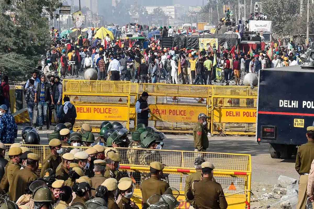 किसान आंदोलन के चलते दिल्ली-एनसीआर के कई रास्ते बंद, परेशानी से बचने को पढ़ें ये खबर