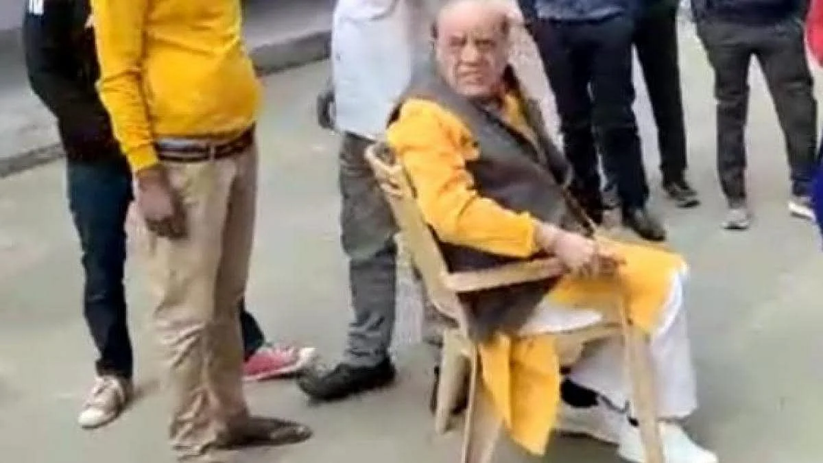 बड़ी खबर LIVE: वाराणसी में हैरान करने वाली घटना, छेड़खानी के आरोप में पिटे बीजेपी के पूर्व MLA