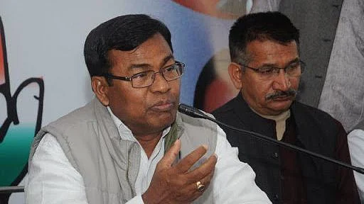 भक्त चरणदास होंगे बिहार कांग्रेस के नए प्रभारी, शक्ति सिंह गोहिल के पास रहेगी दिल्ली की जिम्मेदारी