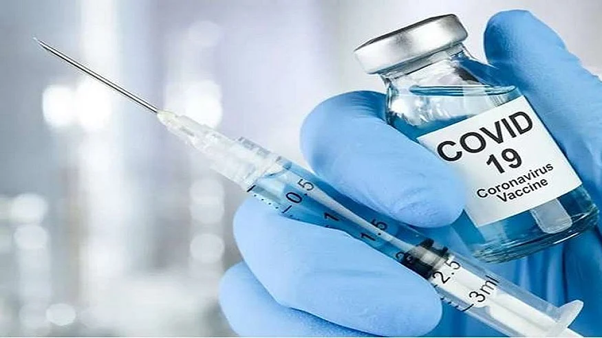 यूपी में कोरोना वैक्सीनेशन से पहले बड़ी गड़बड़ी! हेल्थ वर्कर्स की सूची में मृतक नर्स और रिटायर्ड डॉक्टर्स के नाम