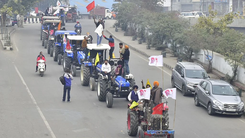 संयुक्त किसान मोर्चा की प्रदर्शनकारियों से अपील, शांतिपूर्वक निकालें परेड, जारी कीं गाइडलाइंस