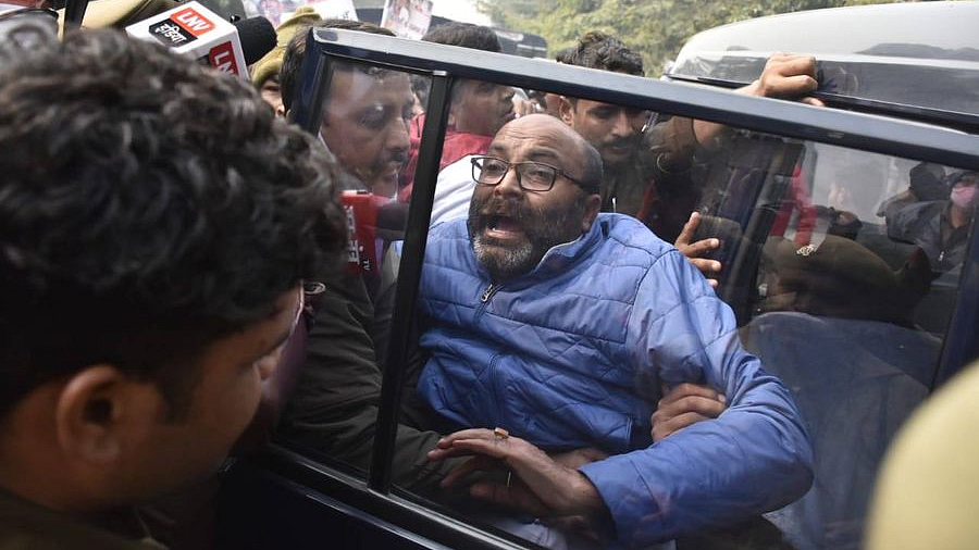 कृषि कानूनः कांग्रेस के राजभवन मार्च से घबराई योगी सरकार, घेराव से पहले अजय लल्लू समेत कई नेता गिरफ्तार