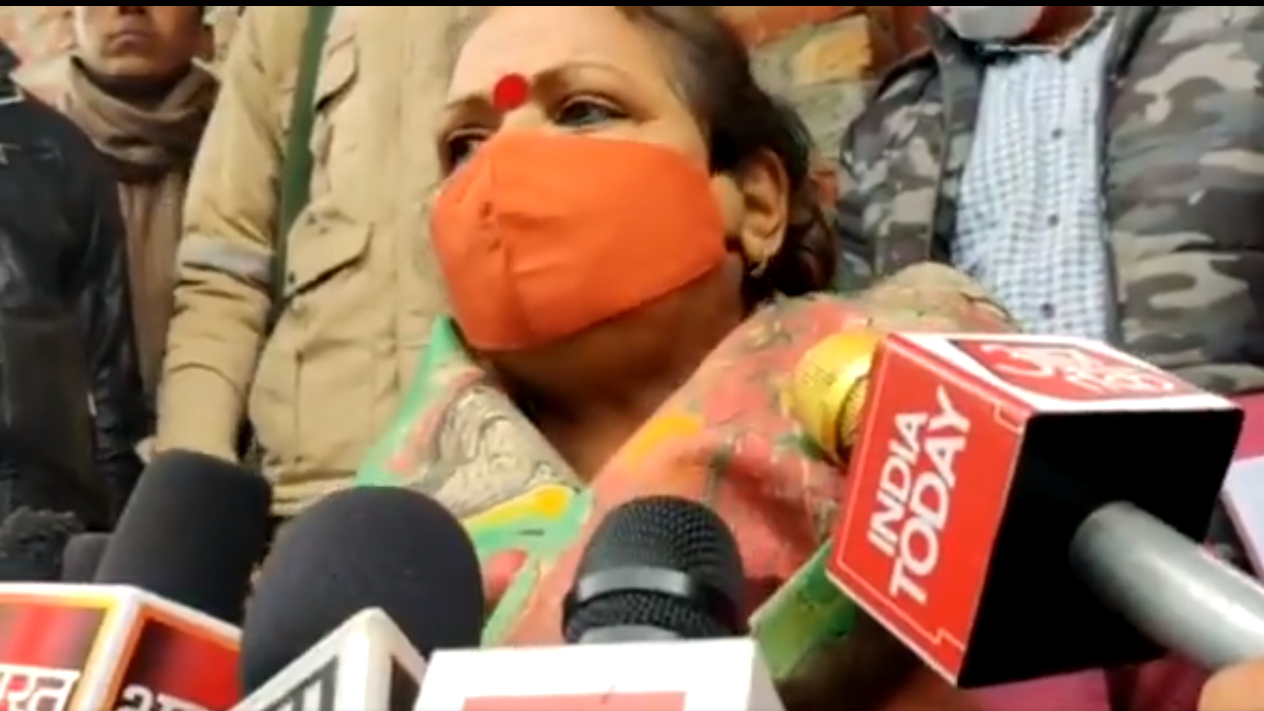 बदायूं केस: NCW की सदस्य ने महिला के असमय जाने पर उठाए सवाल, कहा- शाम को घर से बाहर नहीं निकलती तो ये घटना न होती