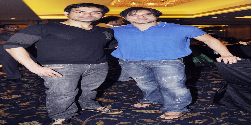 अभिनेता अरबाज खान और सोहेल खान को किया गया क्वारनटीन, नियमों का उल्लंघन करने पर कल हुई थी FIR