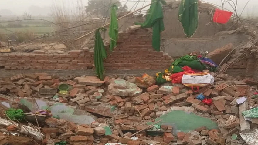 बरेली में मजार तोड़ने का विरोध मुसलमानों को पड़ा भारी, प्राधिकरण ने 80 मकान गिराने का नोटिस भेजा