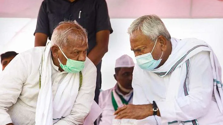 बिहार में आज वैशाली, सीवान, आरा में चली गोलियां, नीतीश को मांझी ने दिया मर्यादा का पाठ