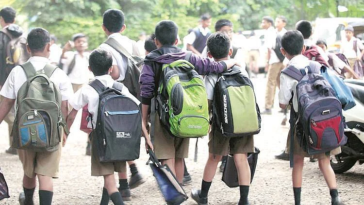 उत्तर प्रदेश में 1 मार्च से सभी स्कूल खोलने के निर्देश, 10 फरवरी से कक्षा 6 से 8वीं की पढ़ाई होगी शुरू