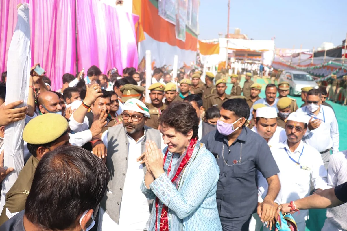 कहीं गोवर्धन पर्वत को न बेच दे मोदी सरकार, प्रियंका गांधी ने मथुरा किसान पंचायत में बीजेपी पर बोला हमला