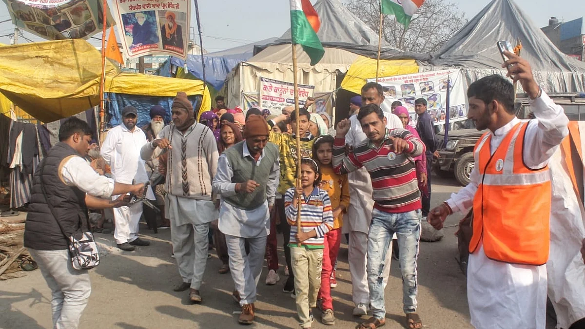 नए कृषि कानूनों के खिलाफ सिंघु बॉर्डर पर प्रदर्शन कर रहे किसानों की बड़ी तैयारी, बना रहे ये योजना