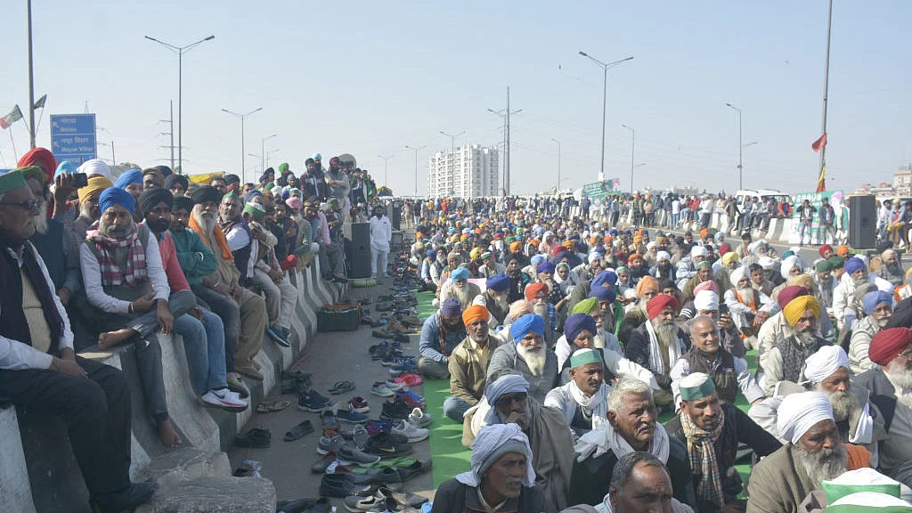 किसानों ने और तेज किया आंदोलन, 12-23 फरवरी के बीच महापंचायतों के कार्यक्रमों की घोषणा, कहा- मांगों पर गंभीर नहीं सरकार