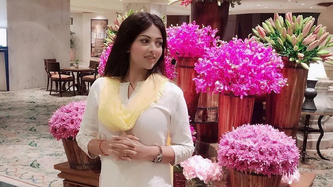 कौन है ड्रग के साथ पकड़ी गई युवा बीजेपी नेता पामेला गोस्वामी, जिसने बहुत कम समय में संगठन में बनाई जगह