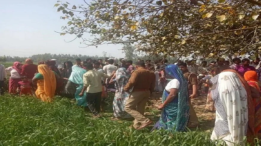 यूपी: पेड़ से लटका मिला युवक का शव, कुछ ही दूरी पर मिली युवती की लाश, हत्या या आत्महत्या? जांच में जुटी पुलिस