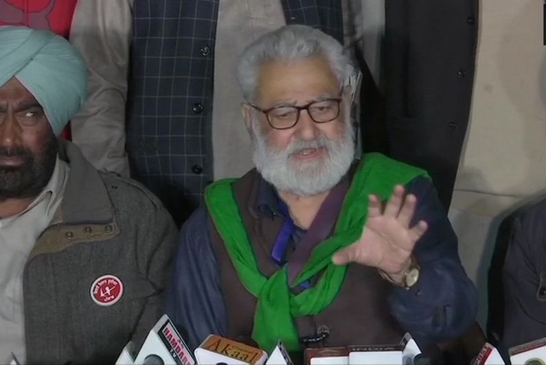 किसान आंदोलन LIVE: किसान मोर्चा का कृषि मंत्री पर झूठ बोलने का आरोप, समर्थन के लिए हस्तियों का जताया आभार