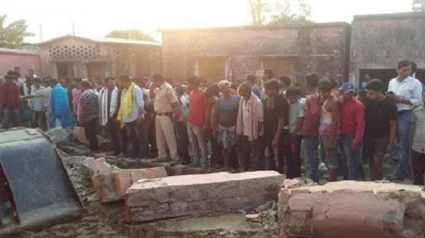 बिहारः स्कूल की दीवार गिरने से 6 मजदूरों की मौत, कई के दबे होने की आशंका