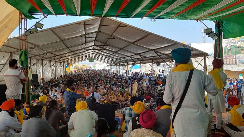 गाजीपुर बॉर्डर पर ‘रोटेशन नीति’ का असर, बड़े चहरे नहीं होने पर भी भारी संख्या जुट रहे किसान