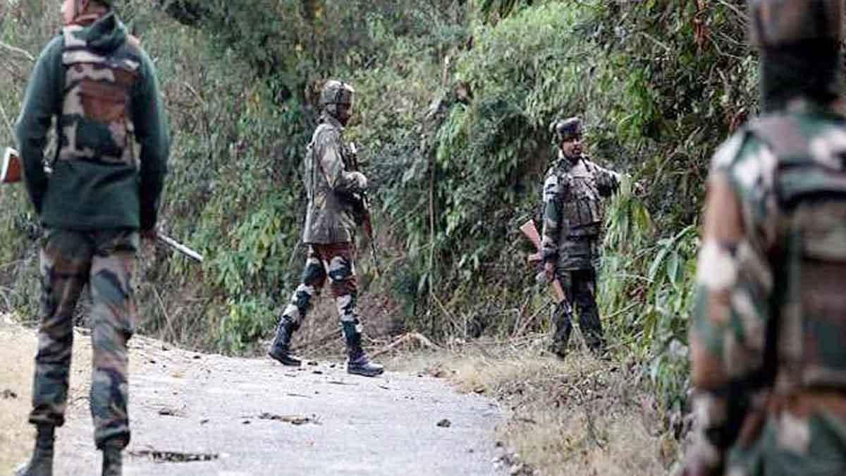 सुरक्षाबलों को मिली बड़ी कामयाबी! शोपियां में मुठभेड़ में मार गिराए 4 आतंकी, सर्च ऑपरेशन जारी