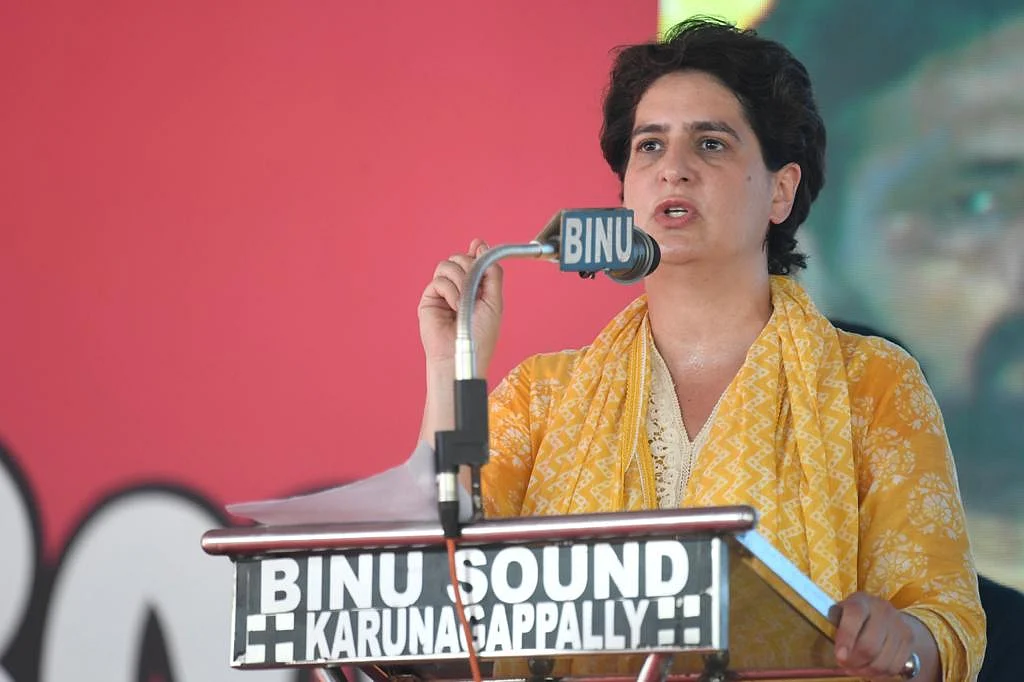 केरल में इंदिरा की यादों को वापस लेकर आईं प्रियंका गांधी, रोड शो में उमड़ी हजारों की भीड़, विजयन सरकार पर बोला हमला