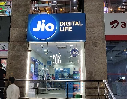 अर्थ जगत की 5 बड़ी खबरें: शेयर बाजार फिर धड़ाम और Redmi ने लॉन्च किए 3 स्मार्ट टीवी, कीमत जानकर हैरान रह जाएंगे