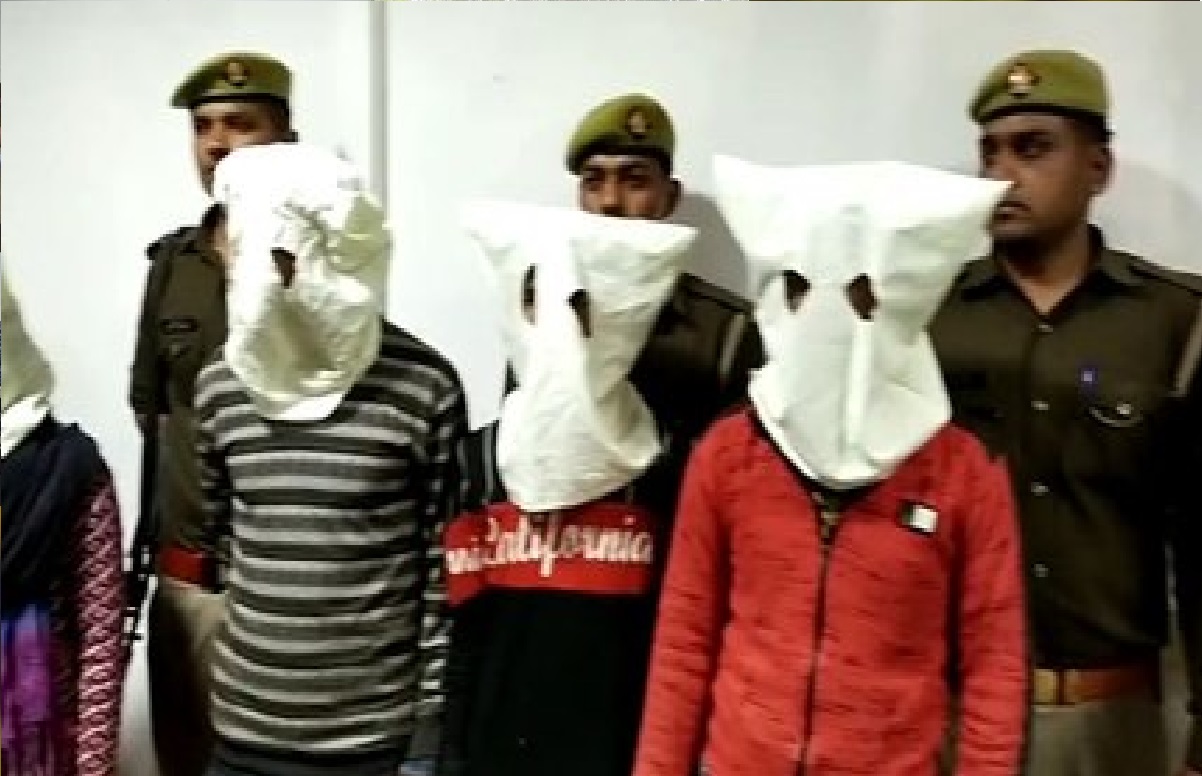 यूपी: चिन्मयानंद के कॉलेज की छात्रा की लखनऊ में इलाज के दौरान मौत, जली हालत में अर्द्धनग्न मिली थी पीड़िता