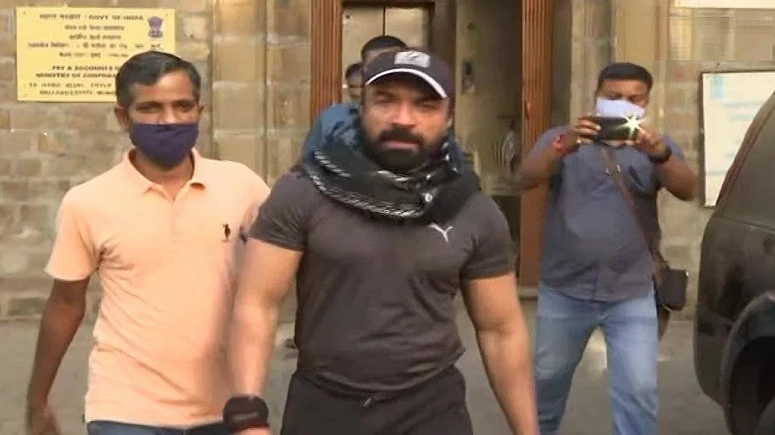 ड्रग्स केस: अभिनेता एजाज खान को NCB ने किया अरेस्ट, लंबी पूछताछ के बाद हुई गिरफ्तारी