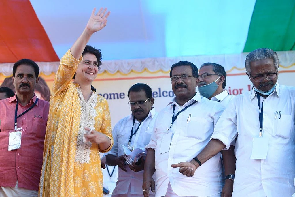 केरल में इंदिरा की यादों को वापस लेकर आईं प्रियंका गांधी, रोड शो में उमड़ी हजारों की भीड़, विजयन सरकार पर बोला हमला