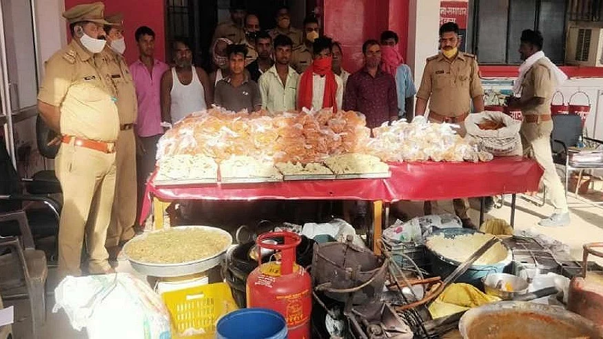 यूपी में जलेबी और समोसे ने पंचायत उम्मीदवारों को मुसीबत में डाला! 2 क्विंटल जलेबी और समोसे के साथ 10 गिरफ्तार