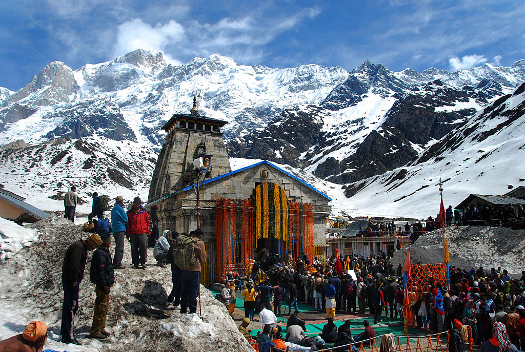 चारधाम यात्रा पर कोरोना का साया, उत्तराखंड सरकार ने रद्द की यात्रा, सिर्फ पुजारी निभाएंगे परंपराएं