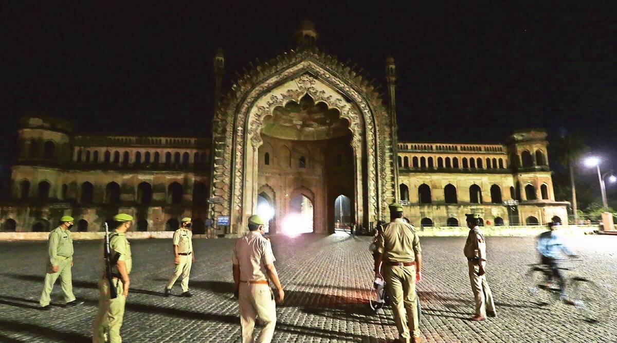 यूपी में 24 घंटे में फिर सामने आए 27,000 से ज्यादा कोरोना संक्रमित, 35 घंटे के 'लॉकडाउन' जैसे प्रतिबंध शुरु