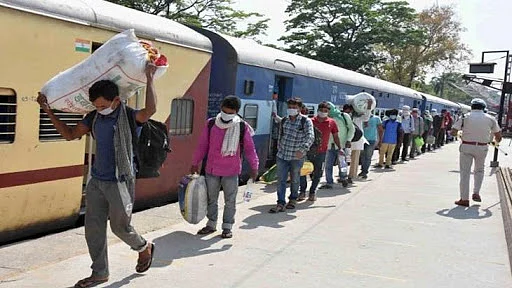 कोरोना संकटः रेलवे ने आज से कई ट्रेनों को किया बंद, महानगरों से घर जाने वाले गरीब-मजदूरों की मुश्किल बढ़ी