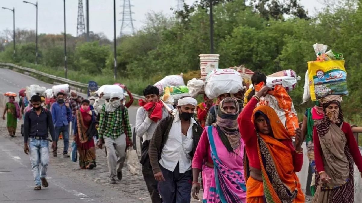कोरोना और फिर लॉकडाउन के डर से प्रवासी मजदूरों का पलायन, UP में स्क्रीनिंग के लिए गाइडलाइंस जारी, जानें नियम